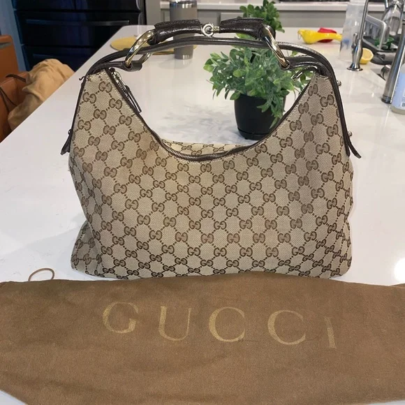 Vintage Gucci Great Comes with dust